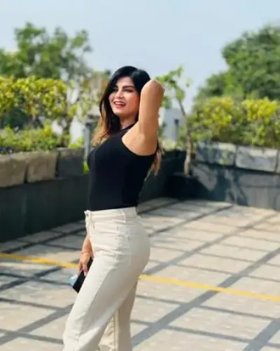 Call Girls Dhaurahara Cash On Delivery